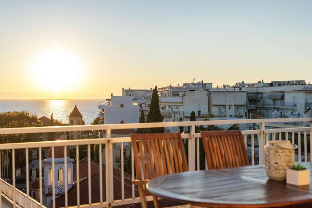 Sea View Sunset Penthouse Apartman Szaloniki Kültér fotó